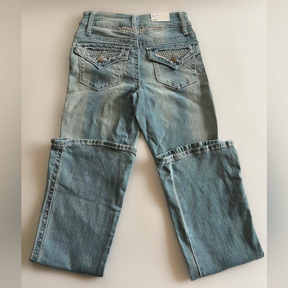 Rue21 Mid - Rise Boot Ultimate Stretch Flare Jean Size 6 - Picture 2 of 13